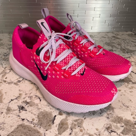 Nike Women’s Escape Run Flyknit Running Shoe - Picture 1 of 7